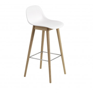 Muuto Fiber barkruk met rugsteun wood base