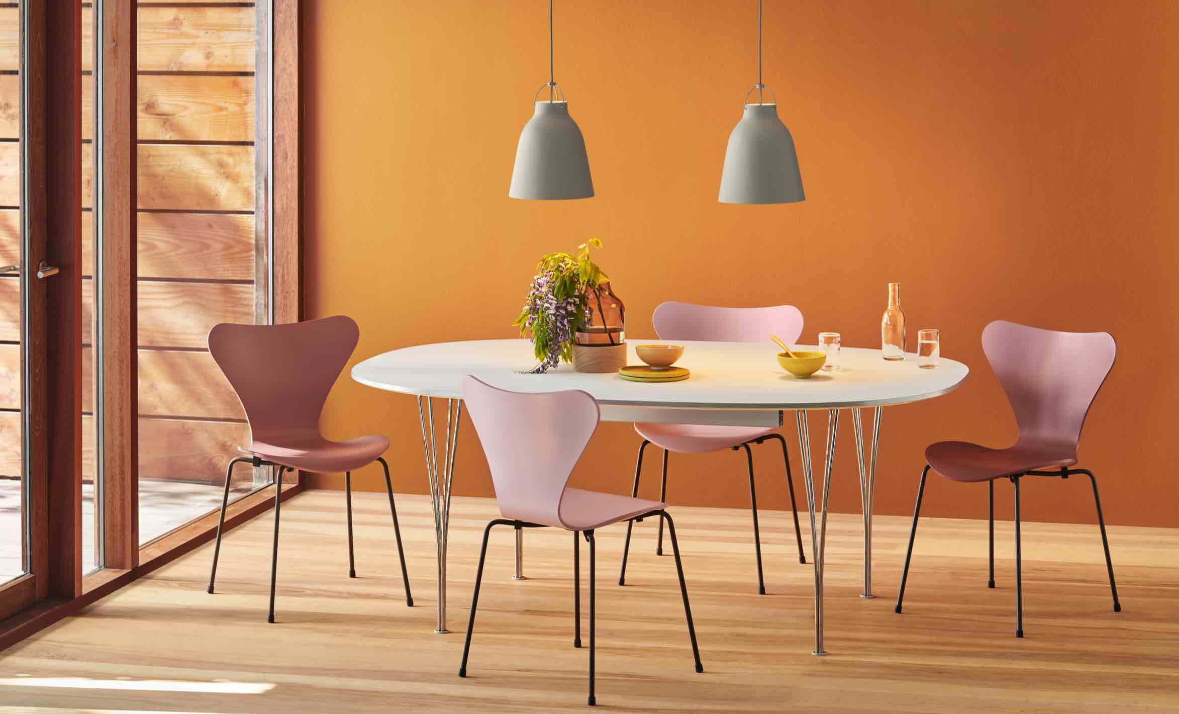Fritz Hansen Ninove Series 7 vlinderstoel Super-Elliptical tafel