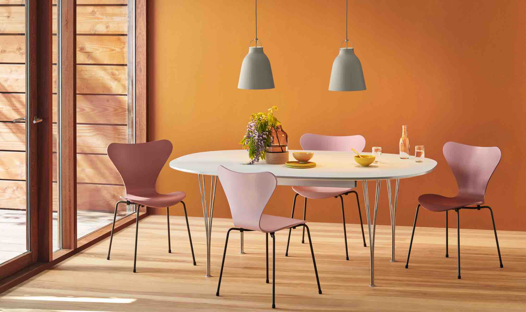 Fritz Hansen Ninove Series 7 vlinderstoel Super-Elliptical tafel