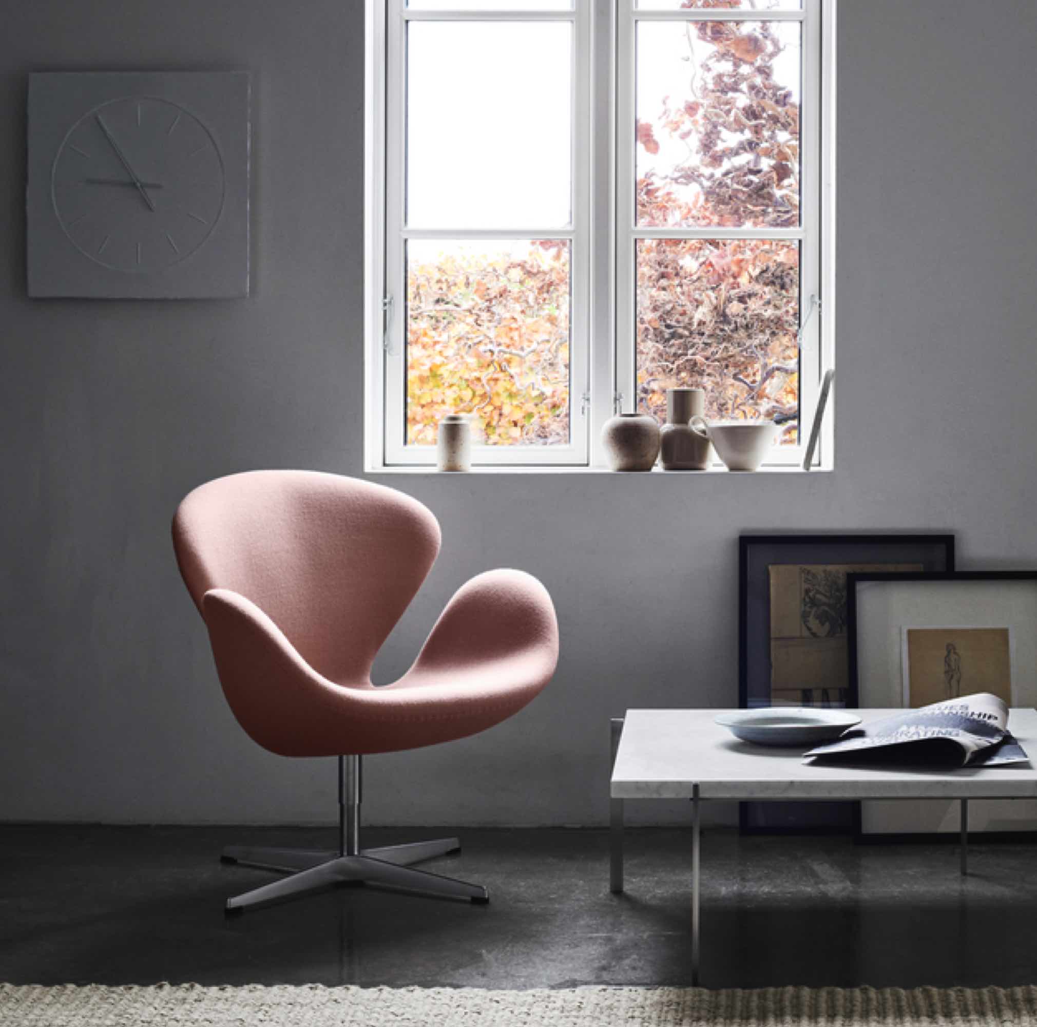 Fritz Hansen Ninove Swan Chair