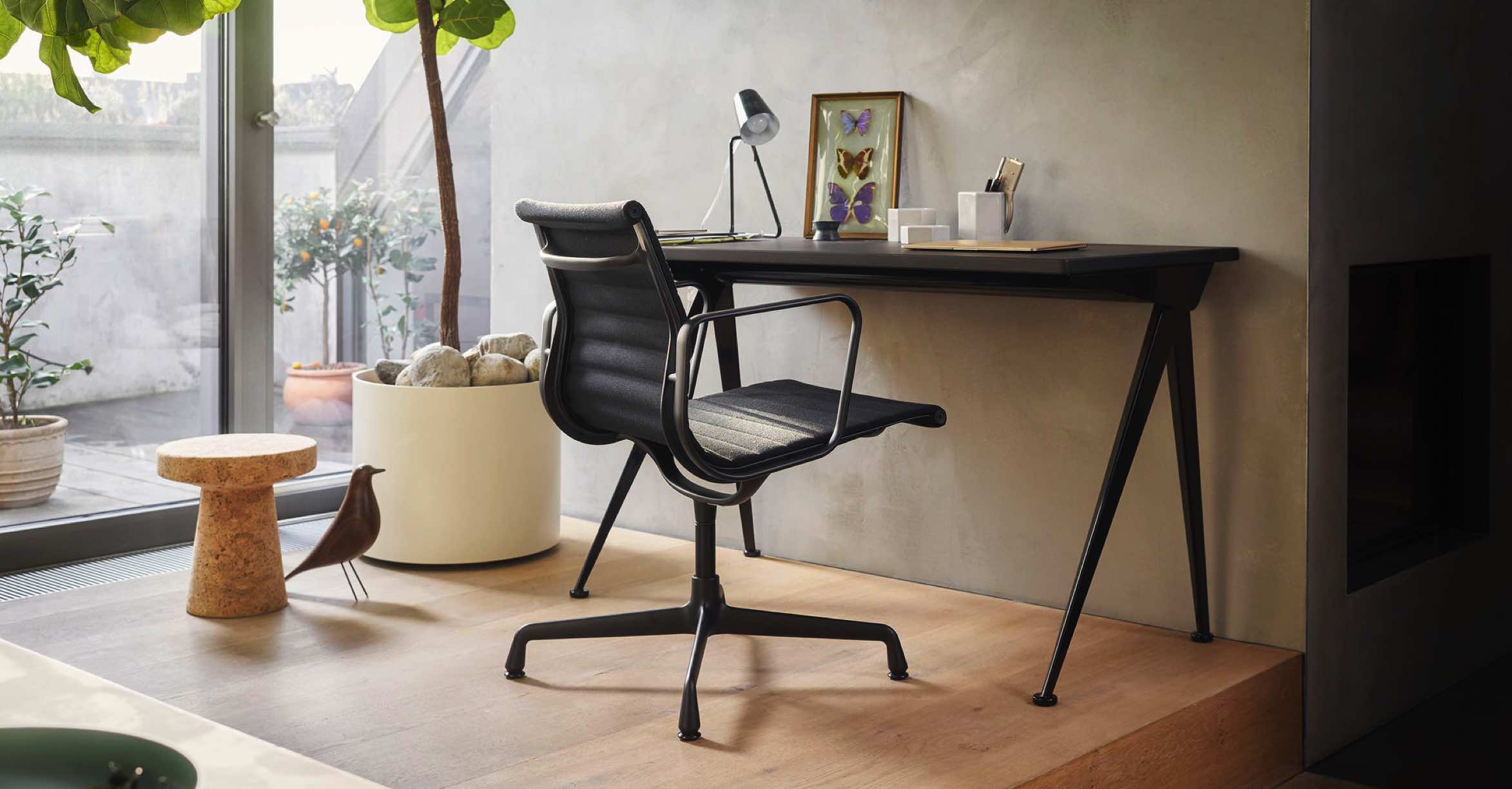 Vitra Eames Alu chair Ninove