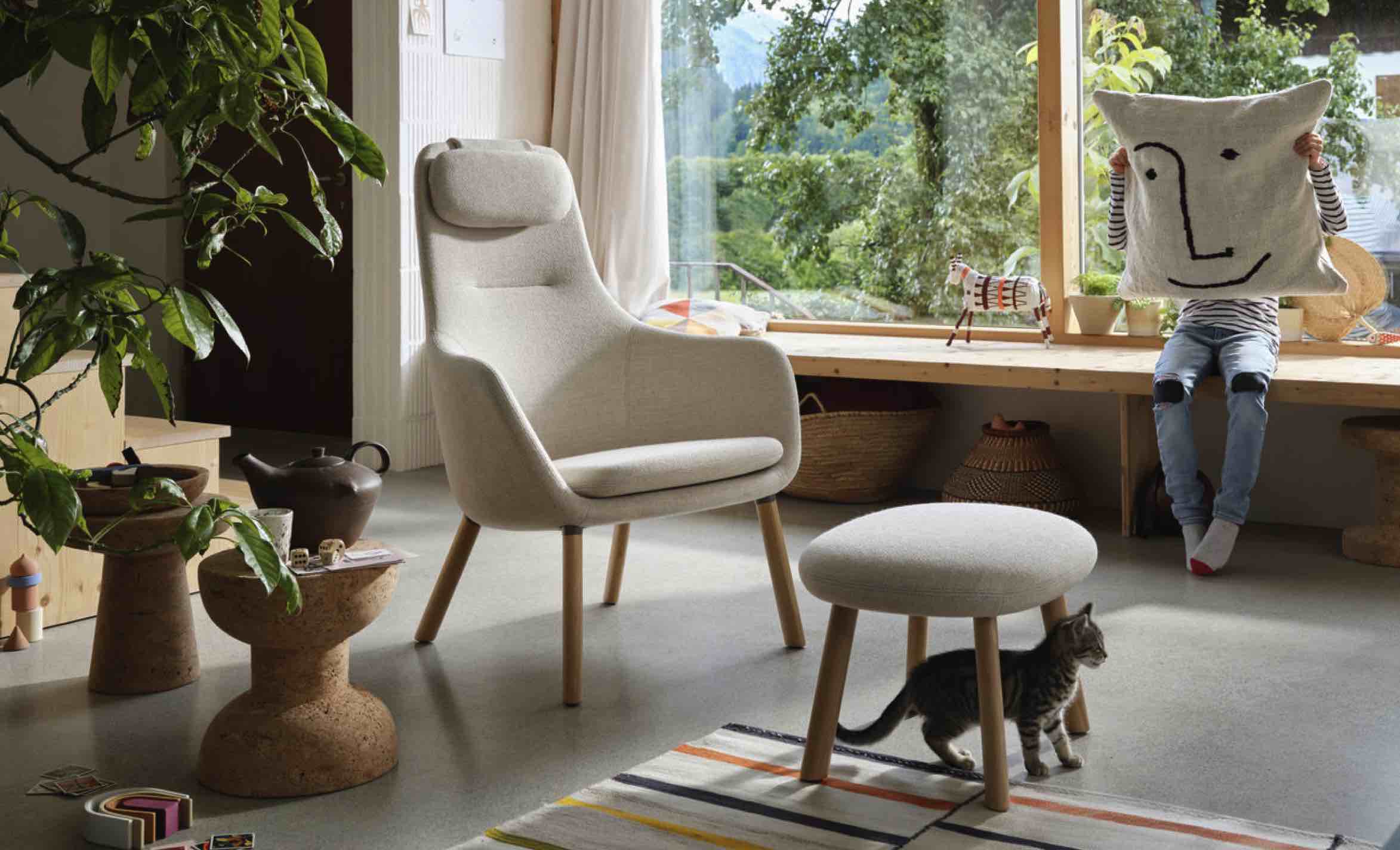 Vitra Ninove Hal lounge chair