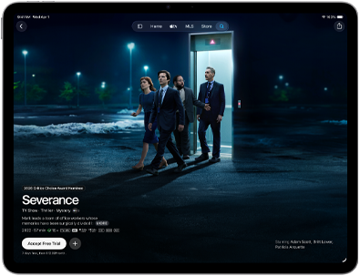 iPad Air, voorkant, op het scherm is ‘Severance’ te zien in de Apple TV-app
